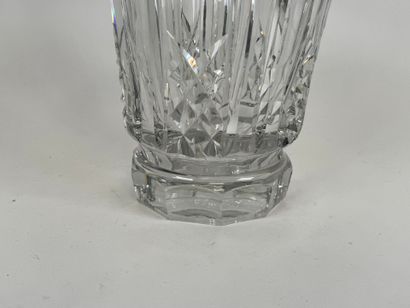 SAINT LOUIS.
Large cut crystal vase.
H. 25...