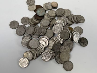 Lot of 129 Turin 10 franc alloy coins.
Weight...