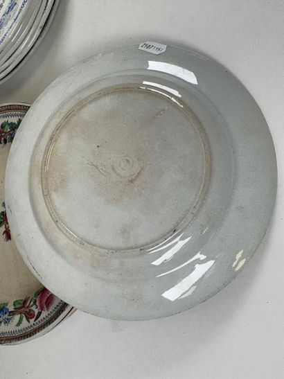 Polychrome earthenware lot including:
- Creil...