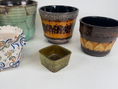 Set of 6 ceramic planters including West...