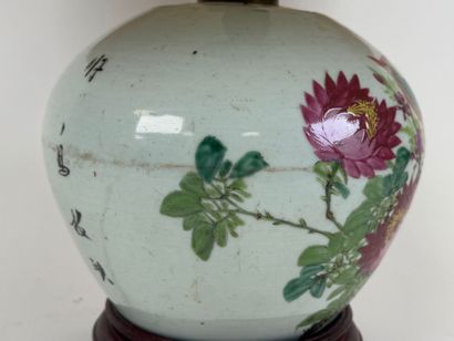 CHINA, 20th century.
Polychrome porcelain...