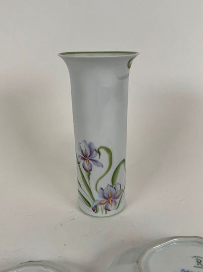 Lot including:
- RAYNAUD in Limoges.
Two...