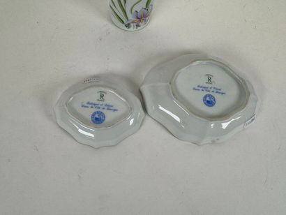 Lot including:
- RAYNAUD in Limoges.
Two...