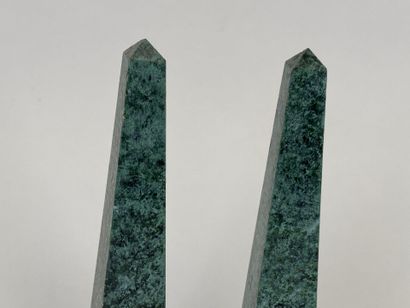 Two trompe-l'oeil wood columns with imitation...