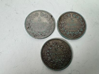 Lot of three silver coins including :
- 2...