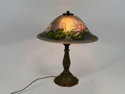 School, 20th century.
Glass mushroom lamp...