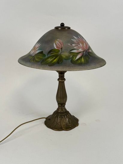 School, 20th century.
Glass mushroom lamp...