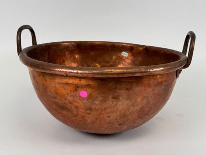 Large copper hen's butt with two handles.
26...