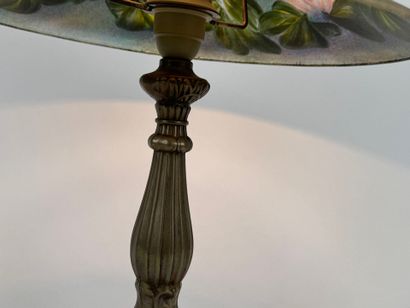 School, 20th century.
Glass mushroom lamp...