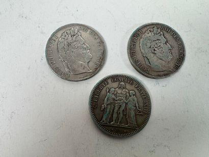 Lot of three silver coins including :
- 2...
