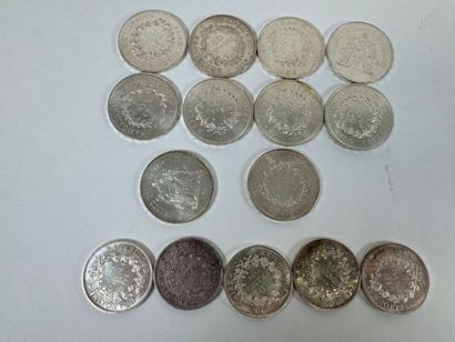 Lot of silver coins including :
- 10 pieces...