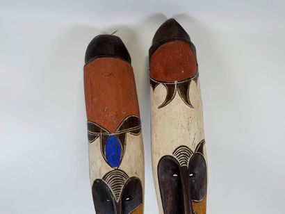 FANG, GABON, XXe.
Deux grands masques en...