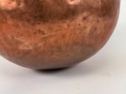 Large copper hen's butt with two handles.
26...