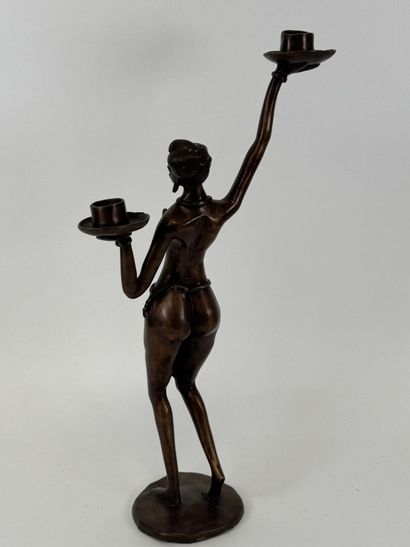 Afrique, XXe.
Grand sujet en bronze patiné...