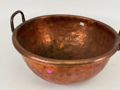 Large copper hen's butt with two handles.
26...