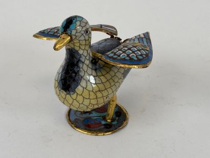 ASIA, 20th century.
Bird in cloisonné brass...