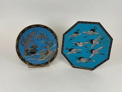 JAPAN, circa 1900.
Two circular and octagonal...