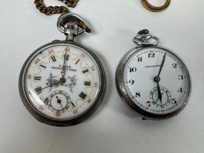 Silver gousset watch with metal chronometer.
D....