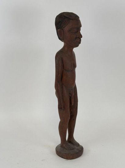 MADAGASCAR, XXe.
Grand personnage en bois...