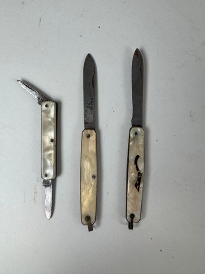 Set of 23 knives, some advertising DUBONNET,...