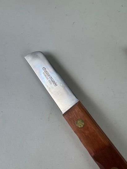 Set of 8 knives, 7 with wooden handles, most...