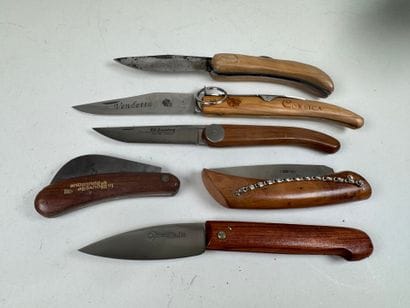 Collection of six folding knives in wood...