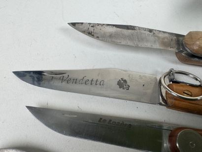 Collection of six folding knives in wood...
