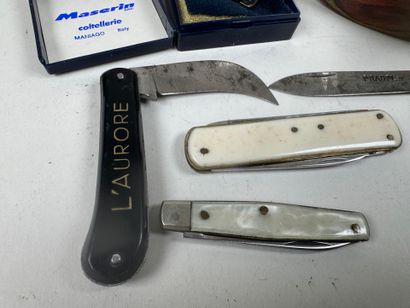 Collection of 6 small folding knives in wood,...