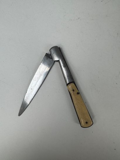 Set of 4 knives, including one with damascened...