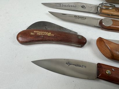 Collection of six folding knives in wood...