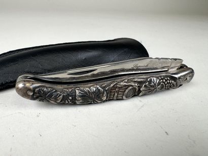 LAGUIOLE - ROUX MARQUIAND.
Silver knife,...