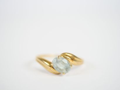 18K yellow gold ring with foliate scrolls...