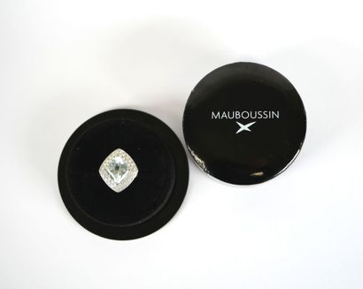 MAUBOUSSIN.
Important ring in 18K white gold,...