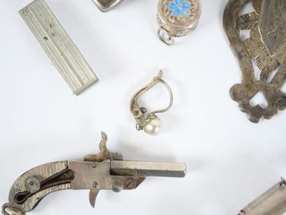 Silver or silver-plated metal jewelry or...
