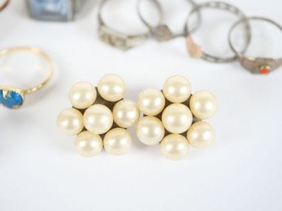 Costume jewelry set including: two pairs...