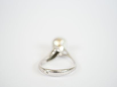 18K white gold open ring set with a gray...