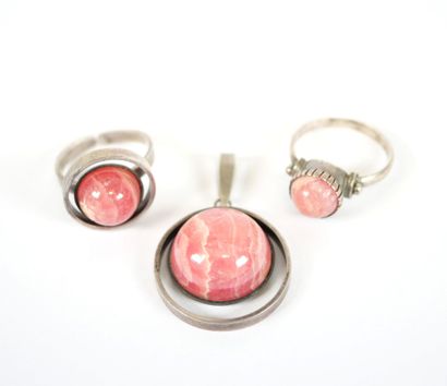 Silver and rose quartz set including a pendant...