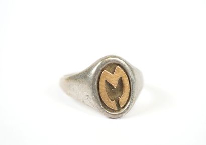 Chevalière in silver with applied numeral...