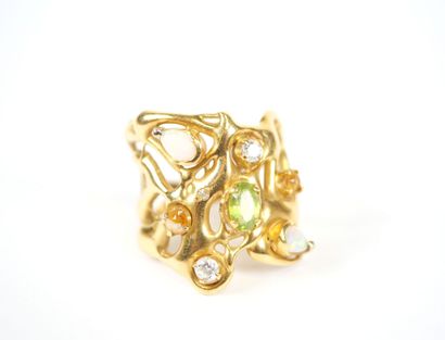 Important freeform ring in openwork 18K yellow...