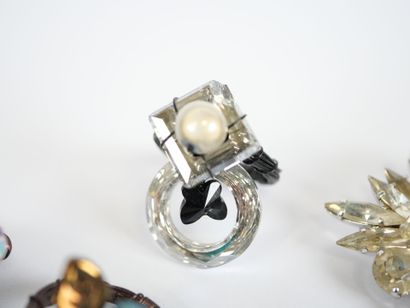 Costume jewelry set including: 
- Christian...