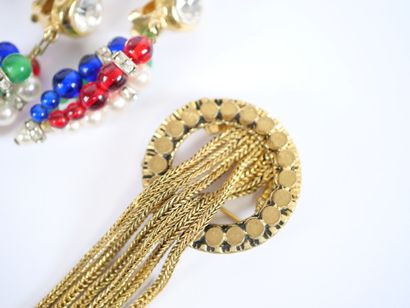 Costume jewelry set including: 
- Christian...