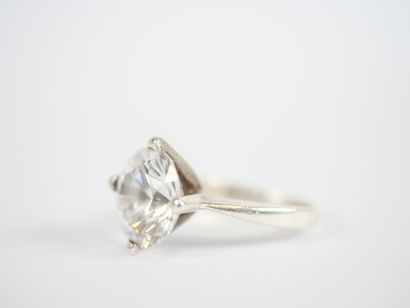 Set of two fancy rings including : 
- a silver...