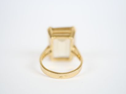 Important 18K yellow gold ring set with an...