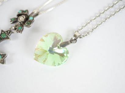 Costume jewelry set including: cross-pendant,...