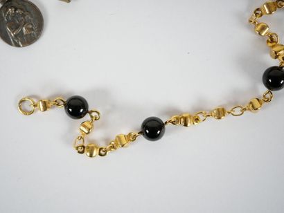 Costume jewelry set including necklace and...