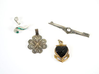Costume jewelry set including: silver barrette...