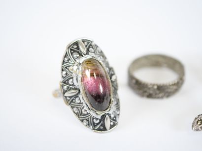 Set of silver or silver-plated metal jewelry...