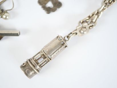 Silver or silver-plated metal jewelry or...