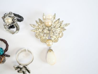 Costume jewelry set including: 
- Christian...