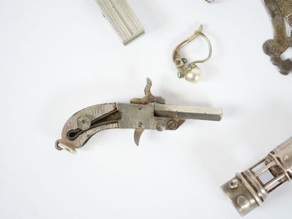 Silver or silver-plated metal jewelry or...